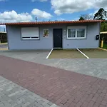 Parrots'village ホリデーパーク *