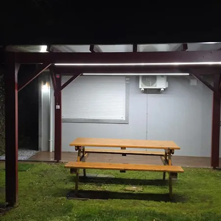 Parrots'village Holiday park