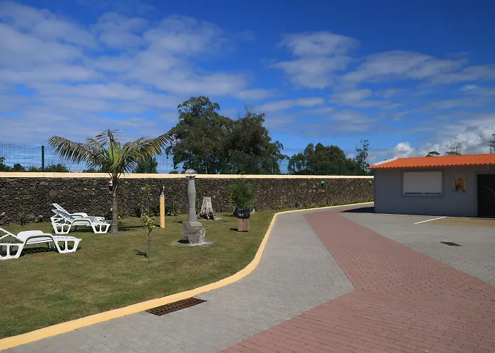 Parrots'village * Rabo de Peixe