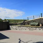 Parrots'village Tatil parkı
