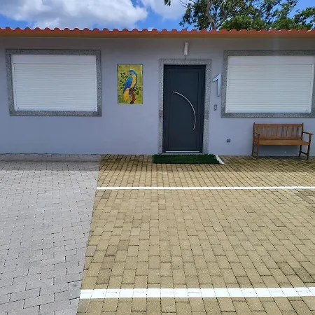 Parrots'village 假日公园 *