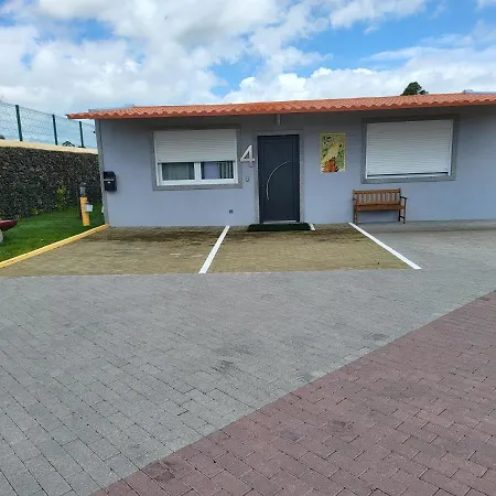 Parrots'village * Rabo de Peixe