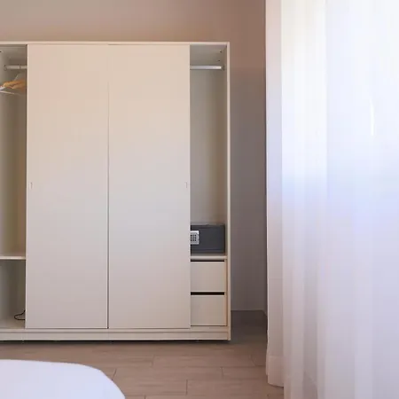 Parrots'village Tatil parkı *