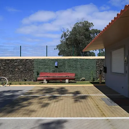 Parrots'village Aldeamento Turístico *