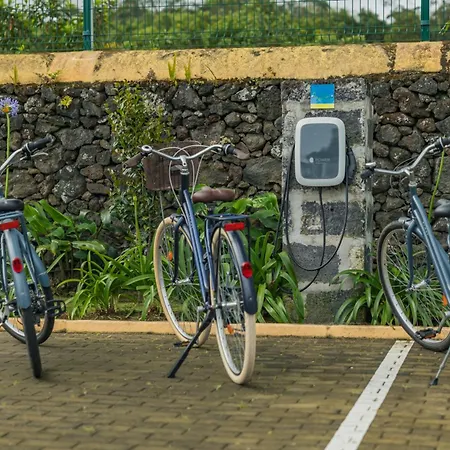 假日公园 Parrots'village Rabo de Peixe