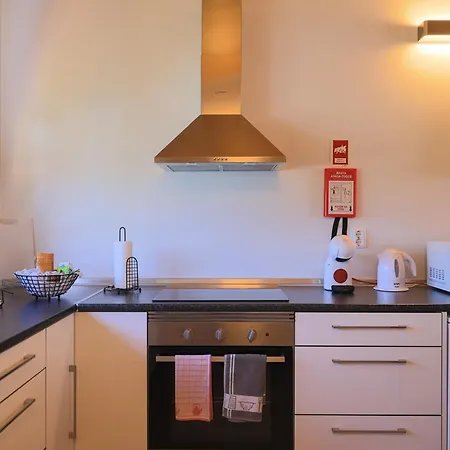 Parrots'village Rabo de Peixe