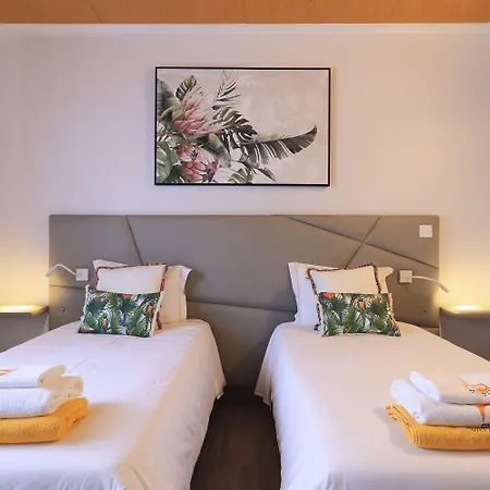 Parrots'village Tatil parkı