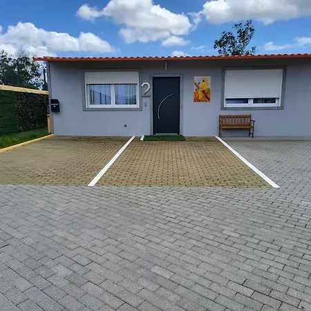 Üdülőpark Parrots'village