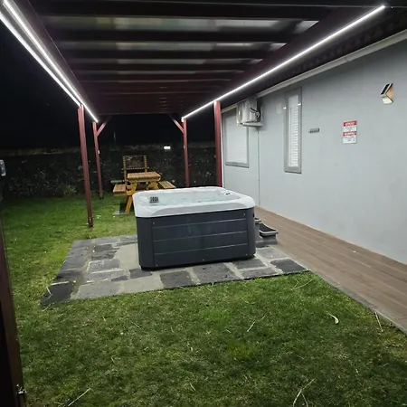 Parrots'village Aldeamento Turístico *