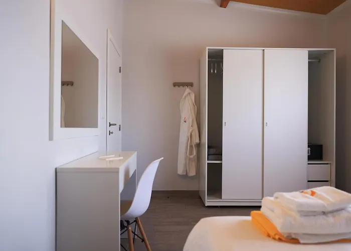 Parrots'village Rabo de Peixe