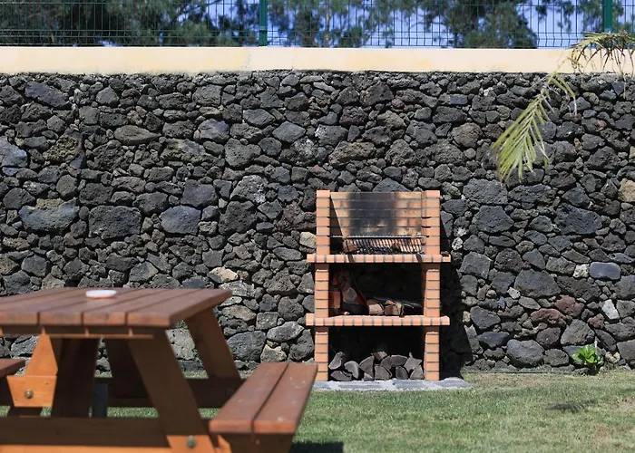 Parrots'village Rabo de Peixe