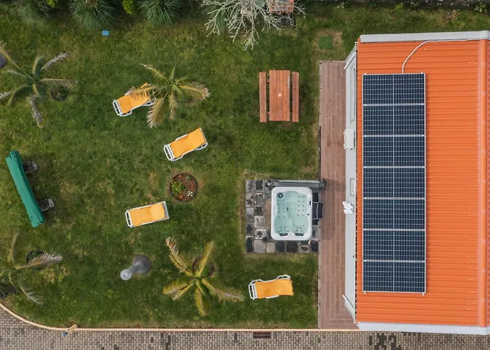 Üdülőpark Parrots'village *