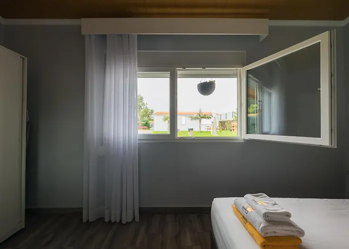 Parrots'village * Rabo de Peixe