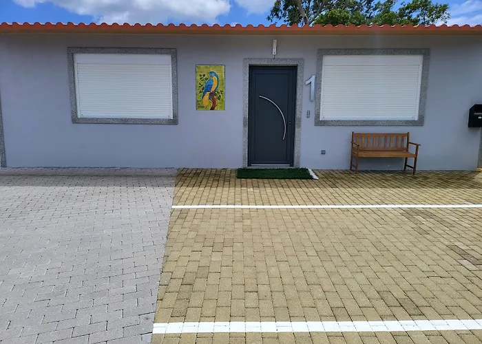 Parrots'village * Rabo de Peixe