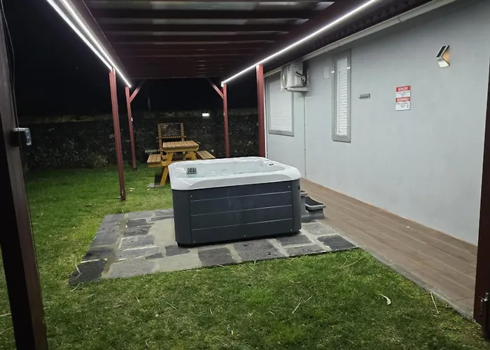 Parrots'village Üdülőpark *